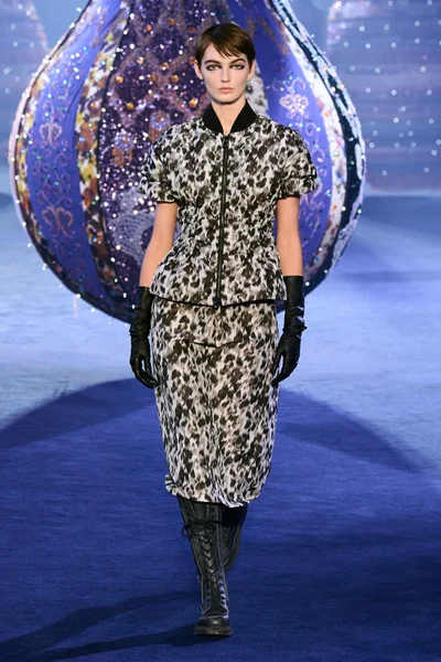 Look 76